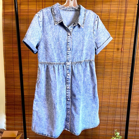 NWOT Adorable Lookbook short flowy button down tiered babydoll denim dress! - Picture 3 of 6